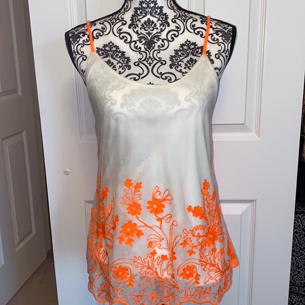 Daytrip Neón Orange Floral Embroidered Mesh Tank - Picture 5 of 14